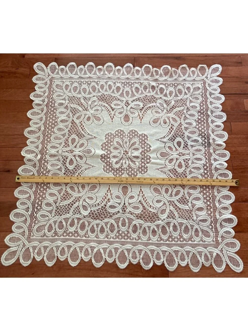 Elegant Floral Lace Tablecloth Cream Rectangular 35
